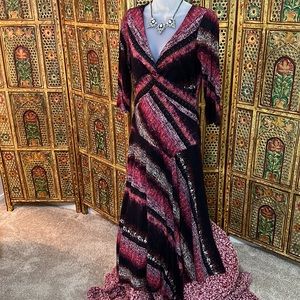 Flattering V-Neck Twist Dress - Size 8